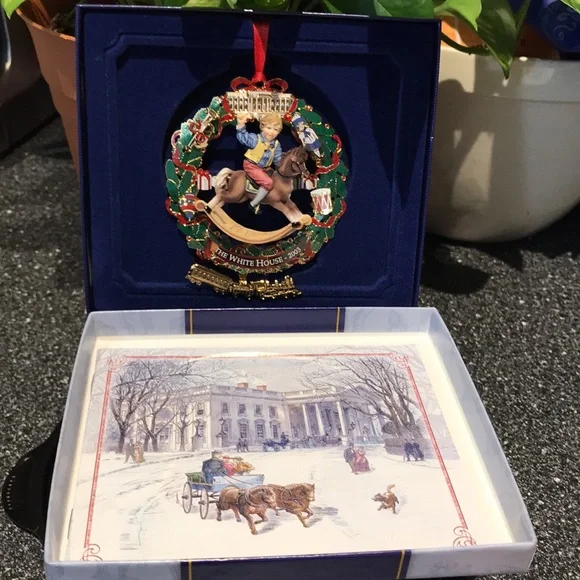 The White House Historical Association Christmas Ornament 2003 - Picture 2 of 6